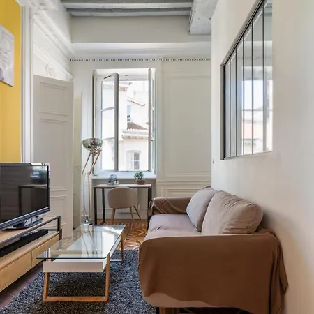 Le Royale Haussmann 4 Places Loft Canut Apartment
